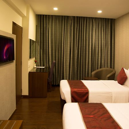 V7 Hotel Ченнаи Экстерьер фото