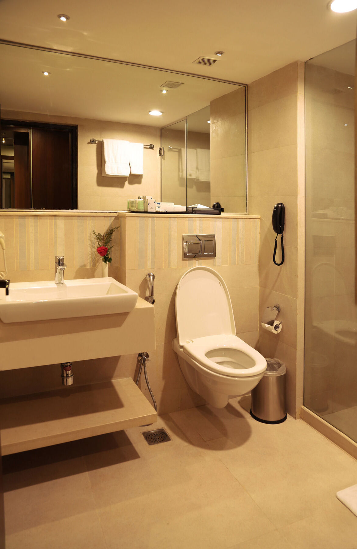 V7 Hotel Ченнаи Экстерьер фото